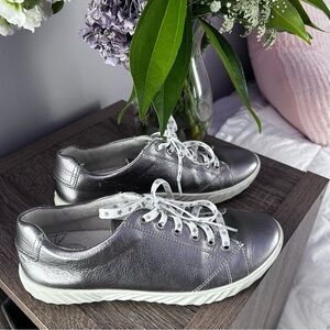 Ara Women's Silver Sneakers ⭕️